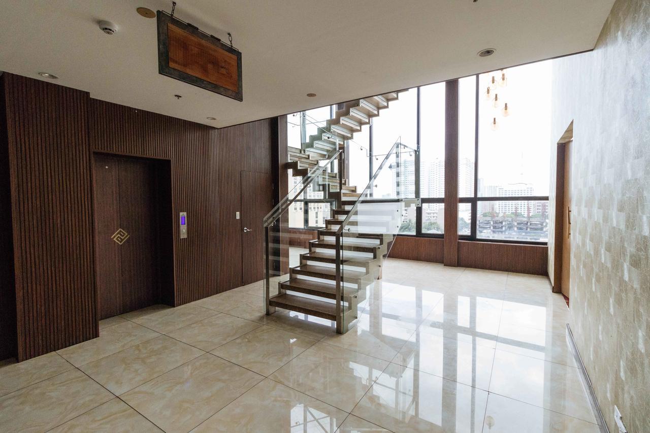 Reddoorz Premium @ South Triangle Кесон-Сити Экстерьер фото