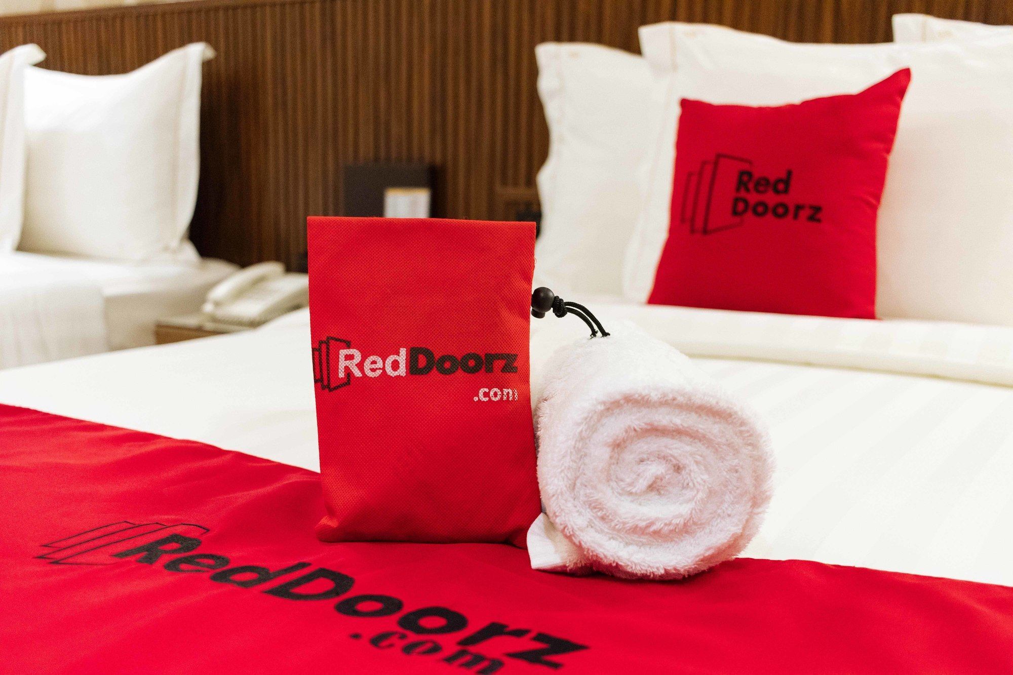Reddoorz Premium @ South Triangle Кесон-Сити Экстерьер фото