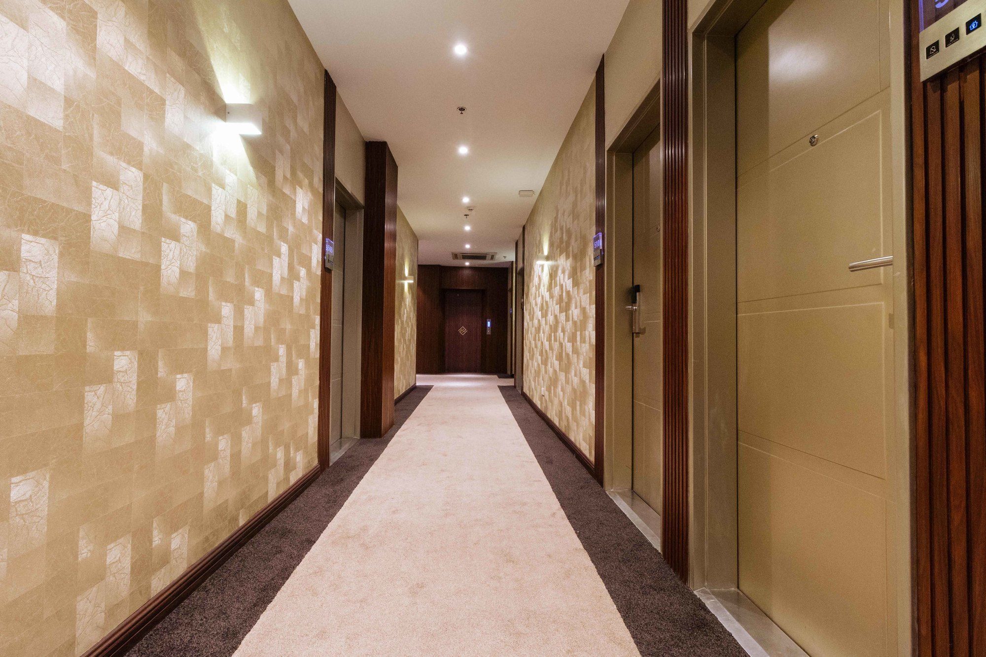 Reddoorz Premium @ South Triangle Кесон-Сити Экстерьер фото